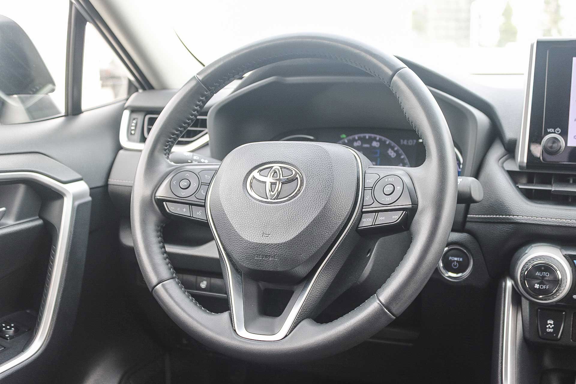 Certified 2023 Toyota RAV4 XLE w/ Convenience Package image 16