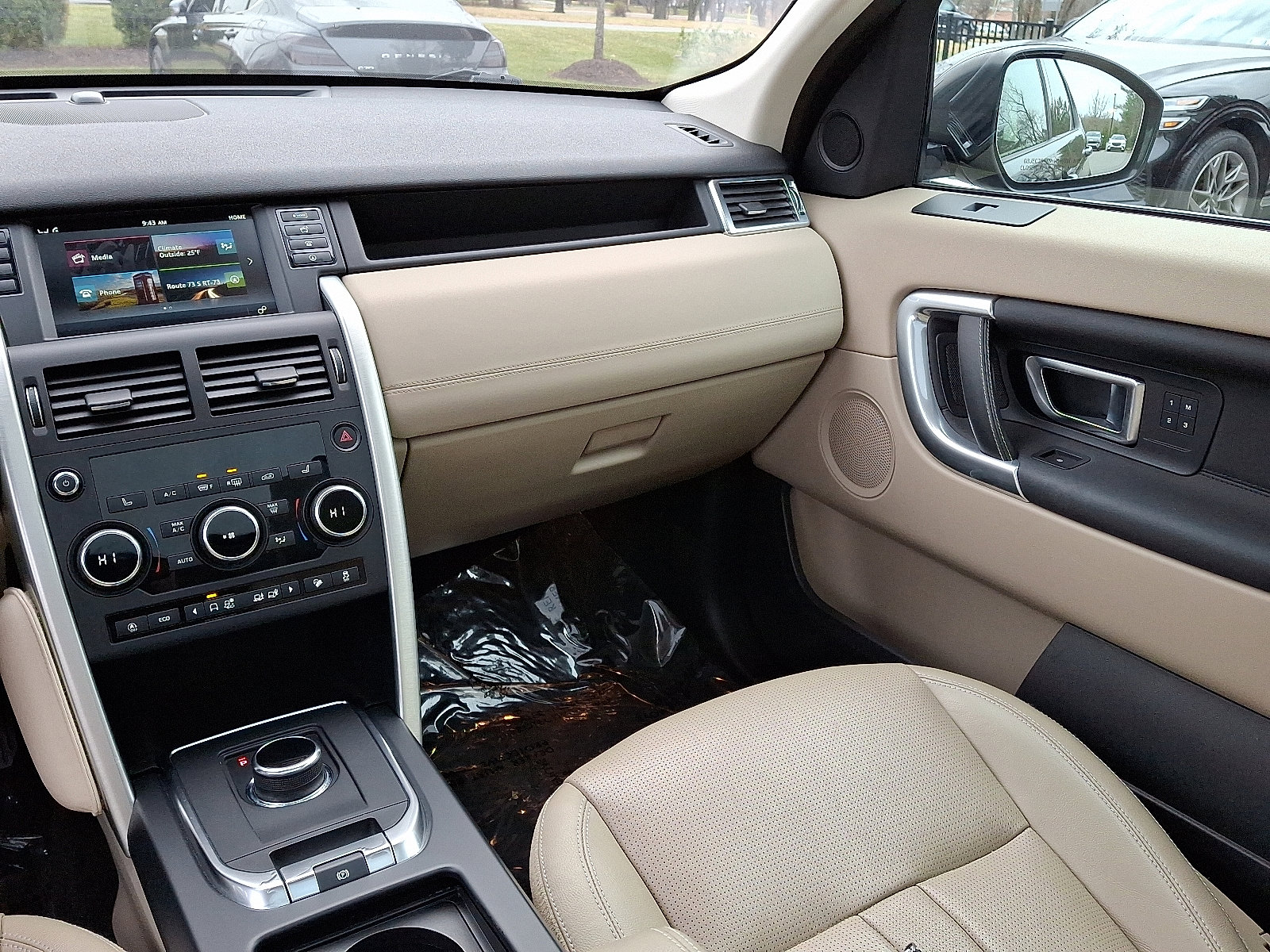 Used 2019 Land Rover Discovery Sport HSE image 16