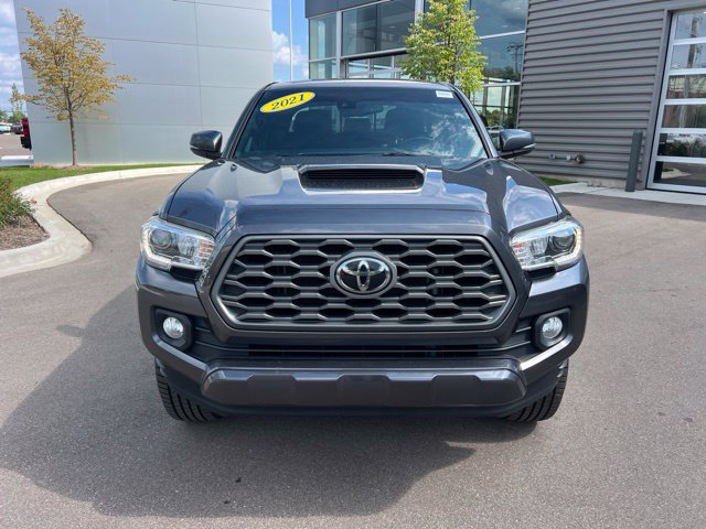 Used 2021 Toyota Tacoma TRD Sport AWD/4WD image 2
