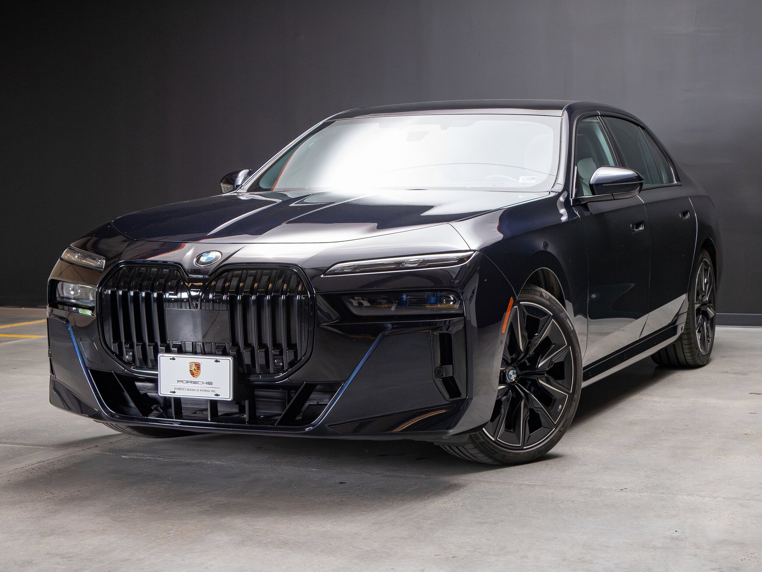 Used 2024 BMW 760i xDrive w/ Executive Package image 1