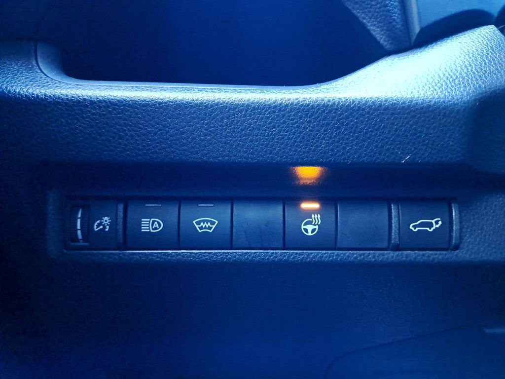 Used 2023 Toyota RAV4 SE image 25