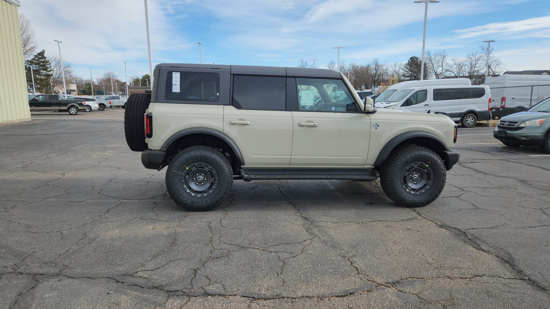 New 2025 Ford Bronco Outer Banks w/ Sasquatch Package image 15