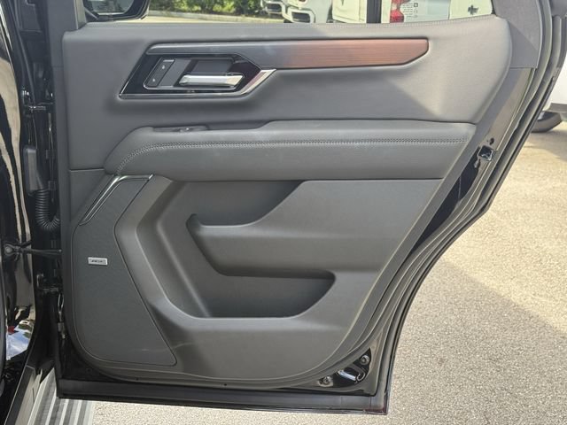 Used 2026 GMC Yukon Denali w/ Sun & Power Step Package AWD/4WD image 36