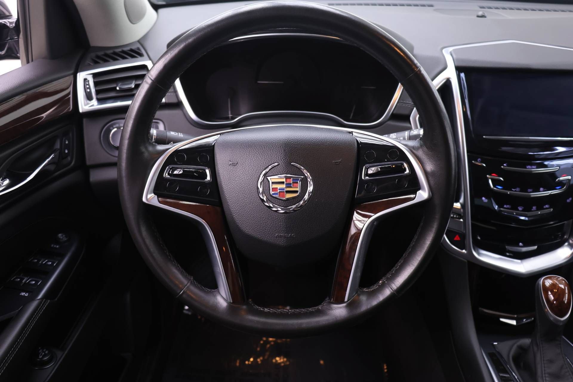 Used 2015 Cadillac SRX Luxury w/ Driver Awareness Package AWD/4WD image 16