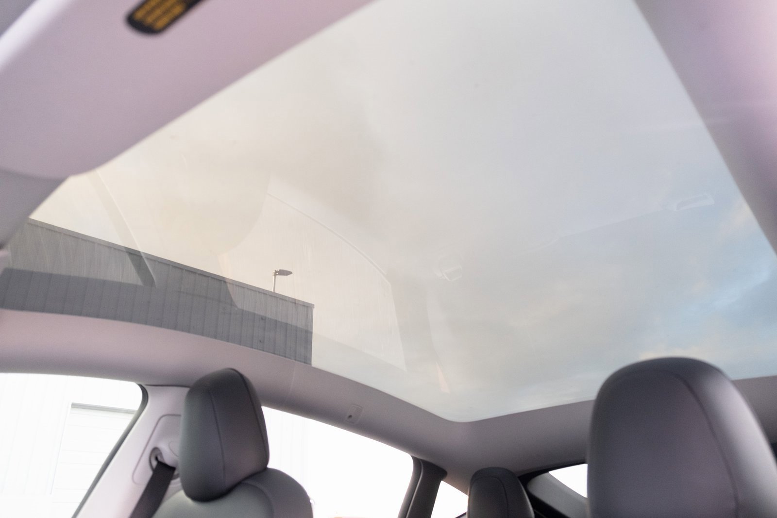 Used 2022 Tesla Model Y Long Range image 12