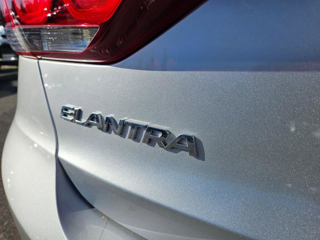Used 2018 Hyundai Elantra SEL w/ Cargo Package FWD image 10