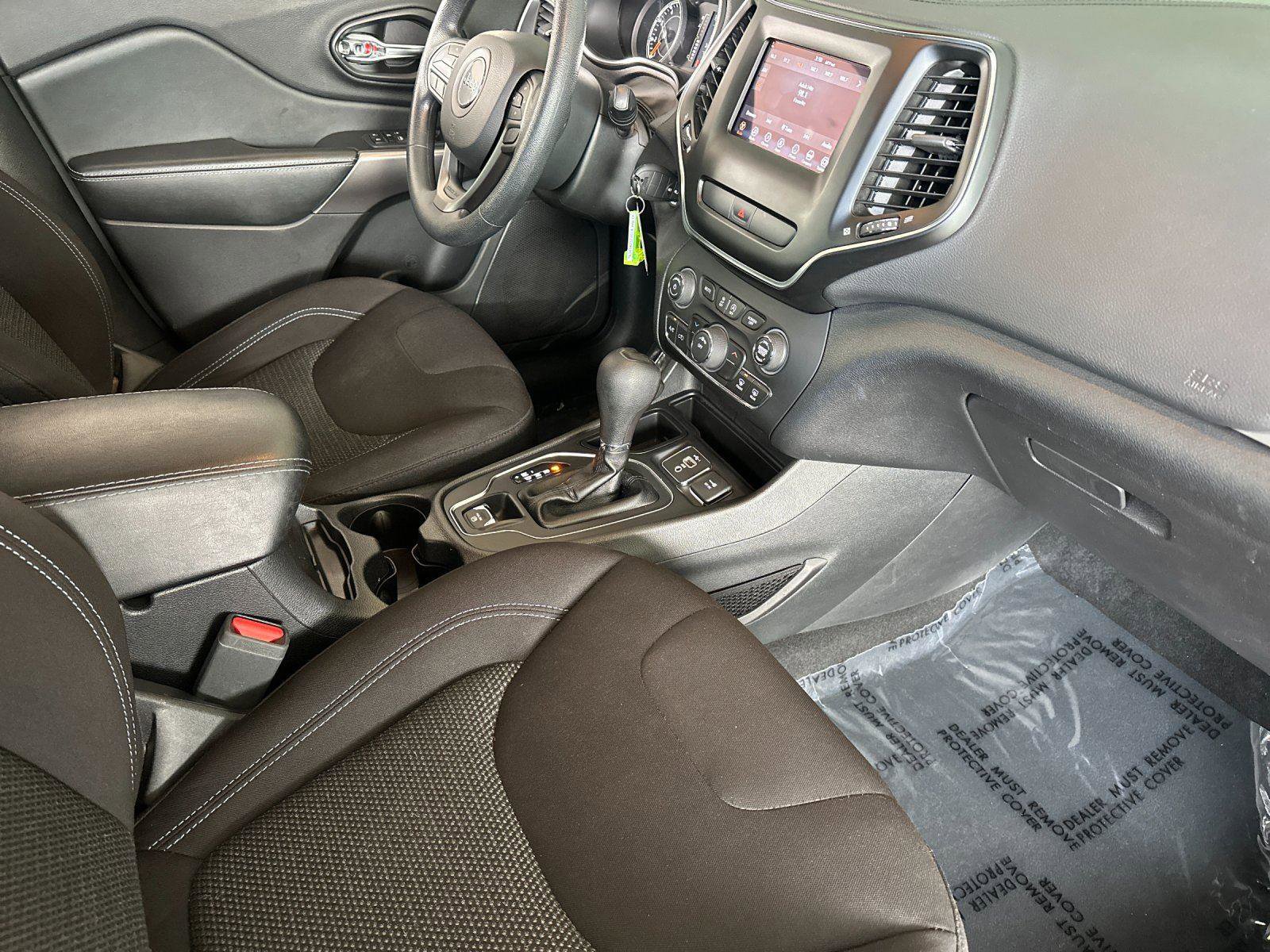 Used 2019 Jeep Cherokee Latitude w/ Popular Appearance Group FWD image 15
