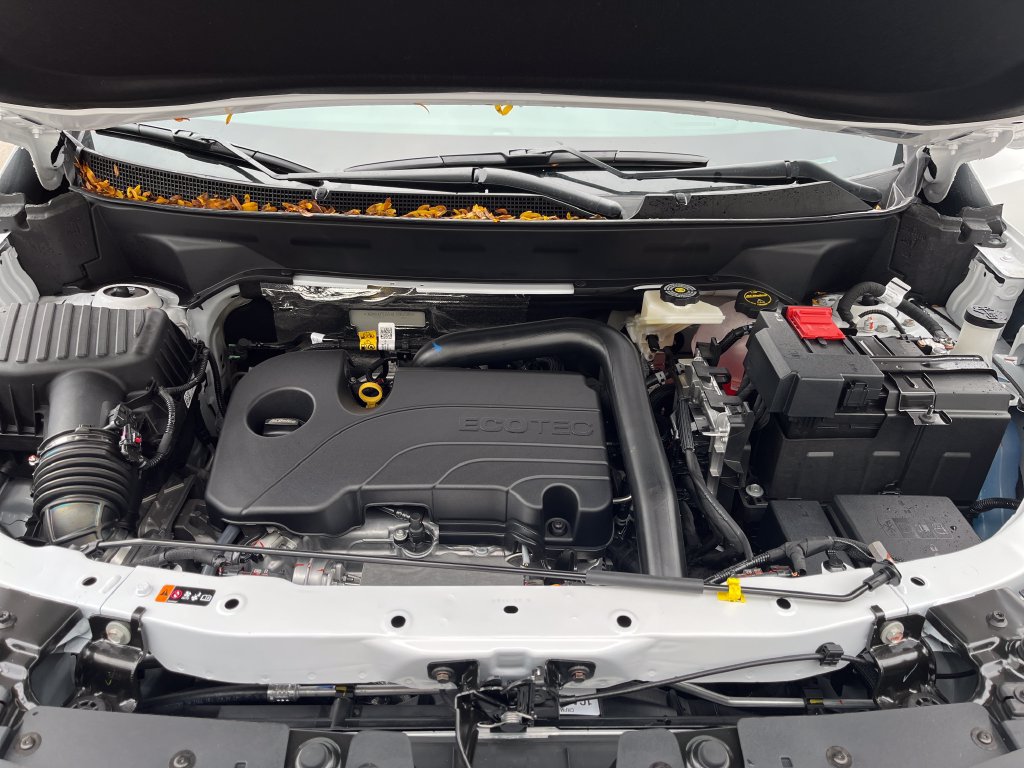 New 2027 Chevrolet Equinox LT w/ LPO, Floor Liner Package AWD/4WD image 21