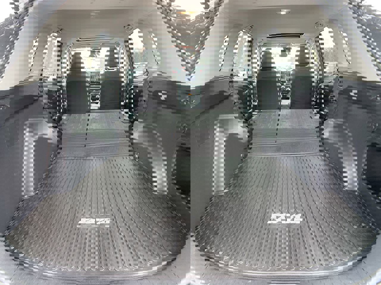 Used 2020 Toyota RAV4 XLE image 27