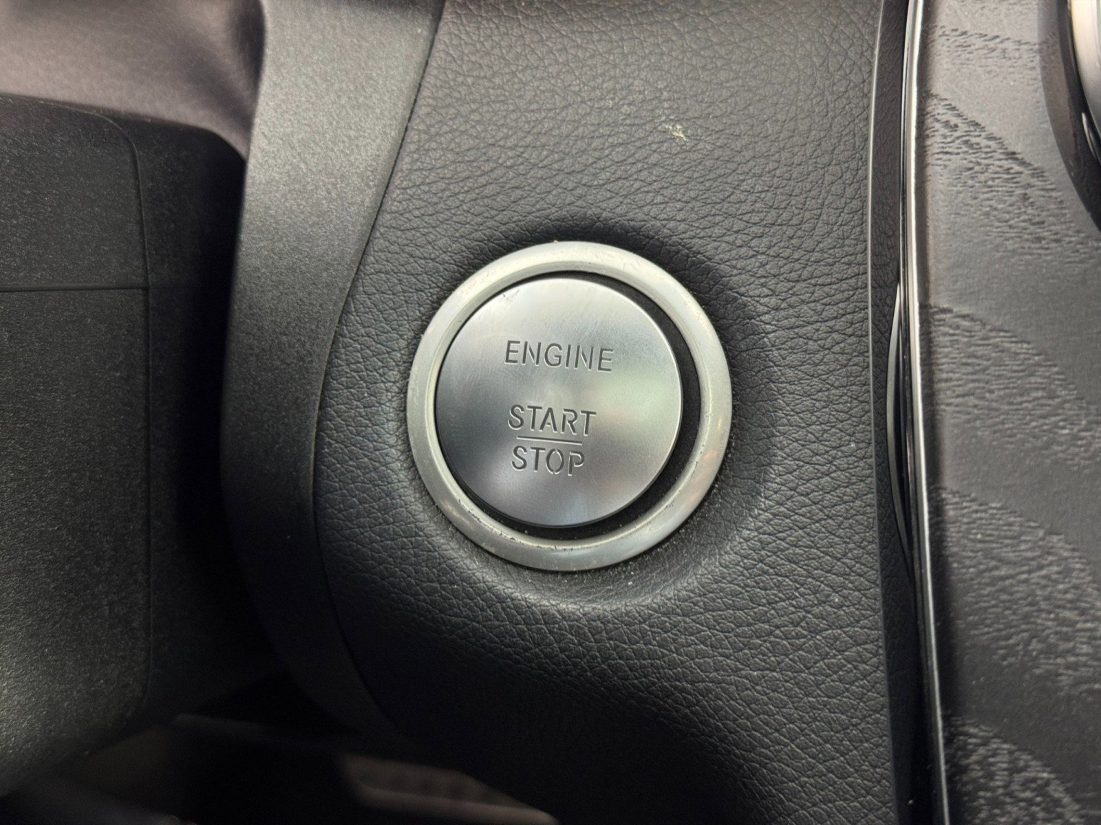 Used 2018 Mercedes-Benz C 300 Sedan image 23