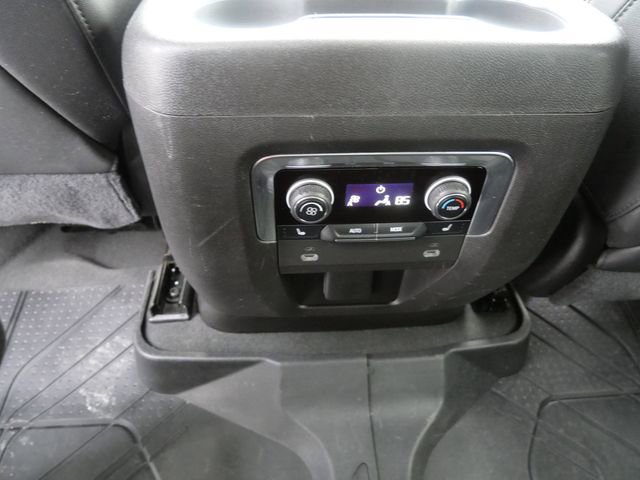 Used 2021 Chevrolet Suburban Premier image 13
