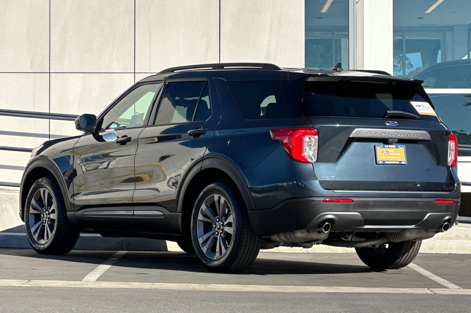 Certified 2022 Ford Explorer XLT w/ Equipment Group 202A image 5