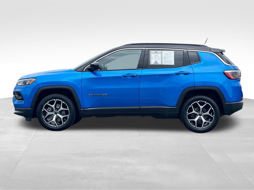Used 2025 Jeep Compass Limited AWD/4WD image 4