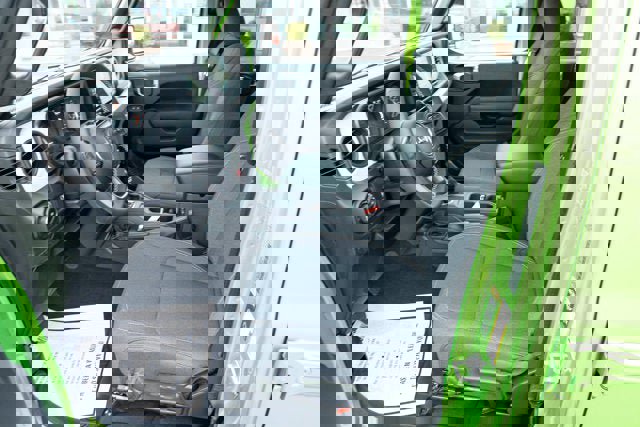 Used 2025 Jeep Wrangler Unlimited Sport image 15