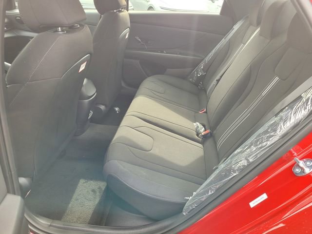 New 2025 Hyundai Elantra SEL image 16