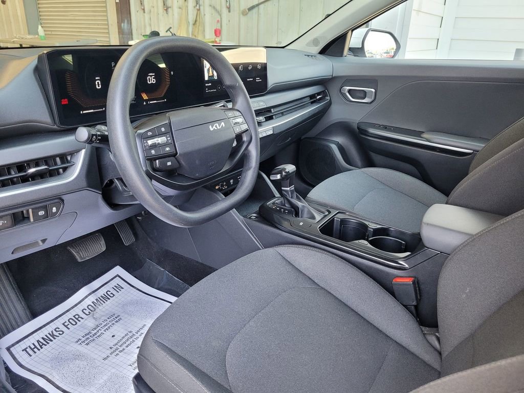 Used 2025 Kia K4 FWD image 10