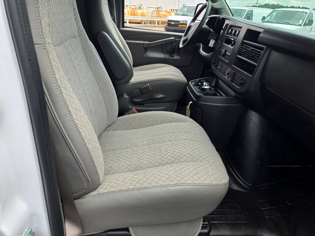 New 2026 Chevrolet Express 3500 Extended w/ Driver Convenience Package RWD image 4