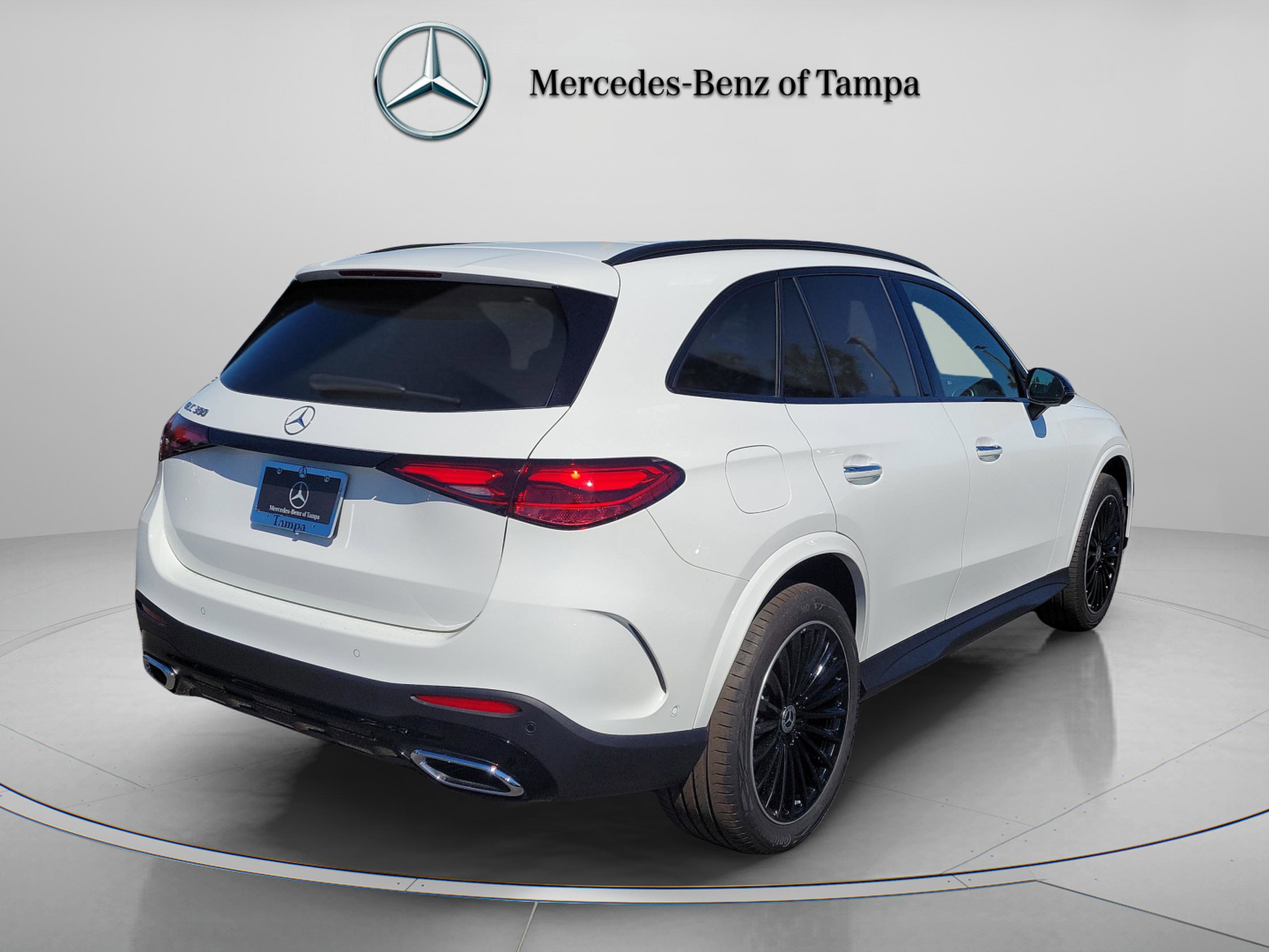 Used 2026 Mercedes-Benz GLC 300 image 3