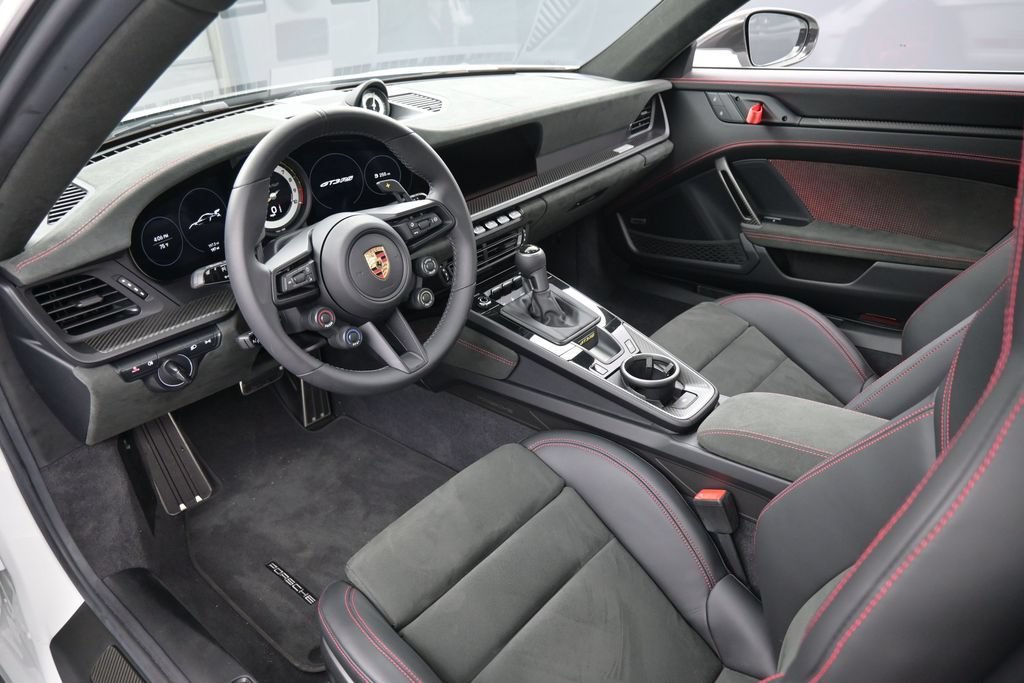 Certified 2024 Porsche 911 GT3 RS RWD image 4