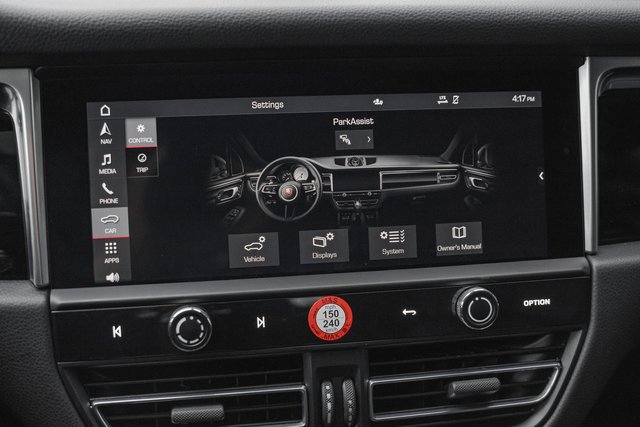 Used 2024 Porsche Macan w/ Premium Plus Package image 16