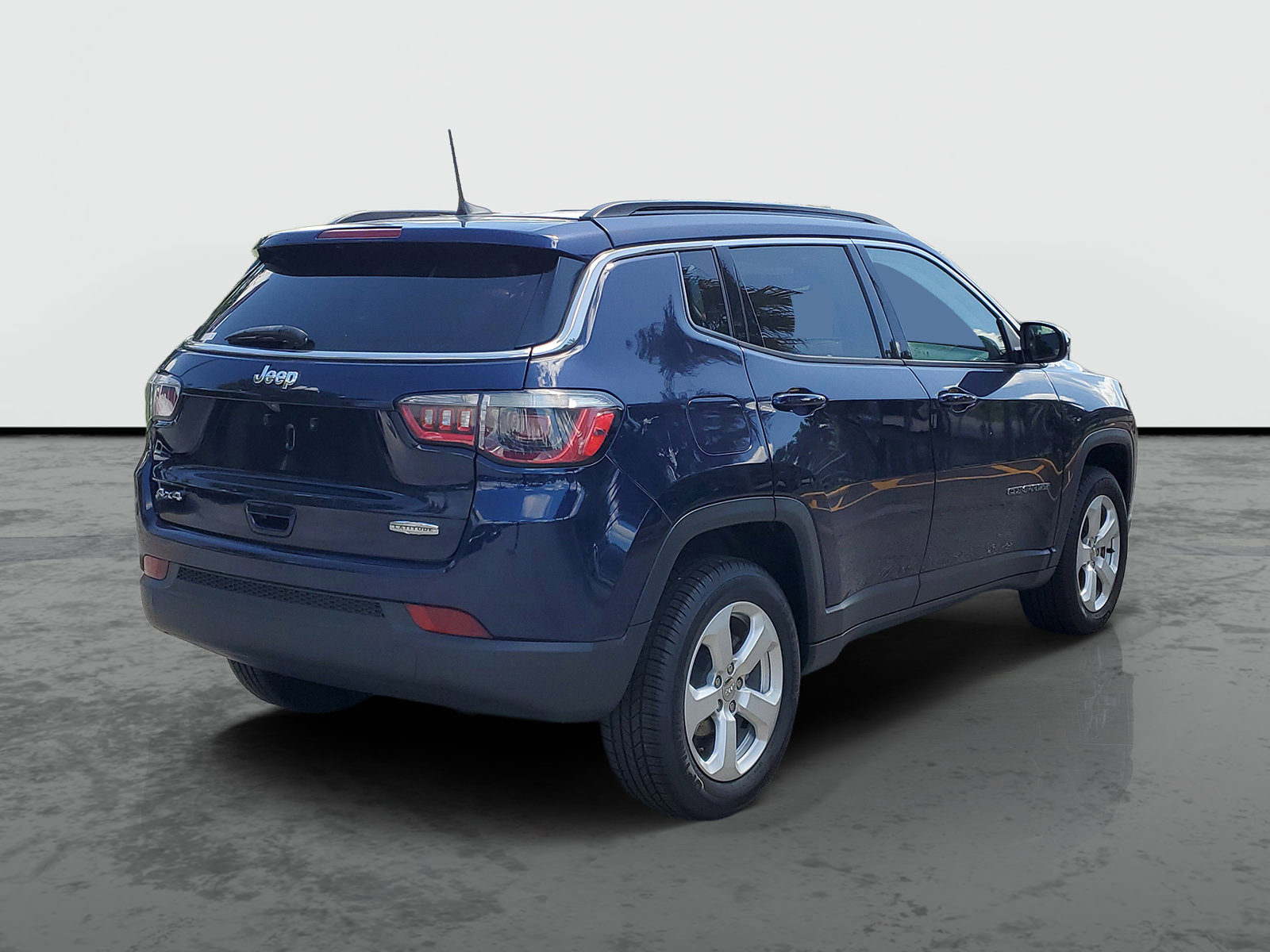 Used 2021 Jeep Compass Latitude AWD/4WD image 2