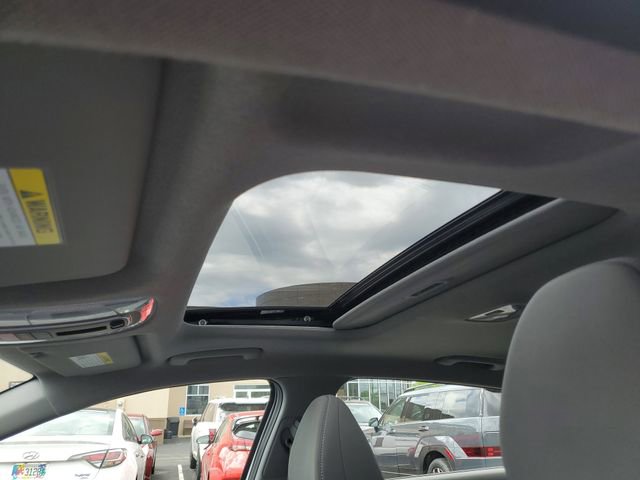 Certified 2024 Hyundai Elantra SEL w/ Convenience Package FWD image 17