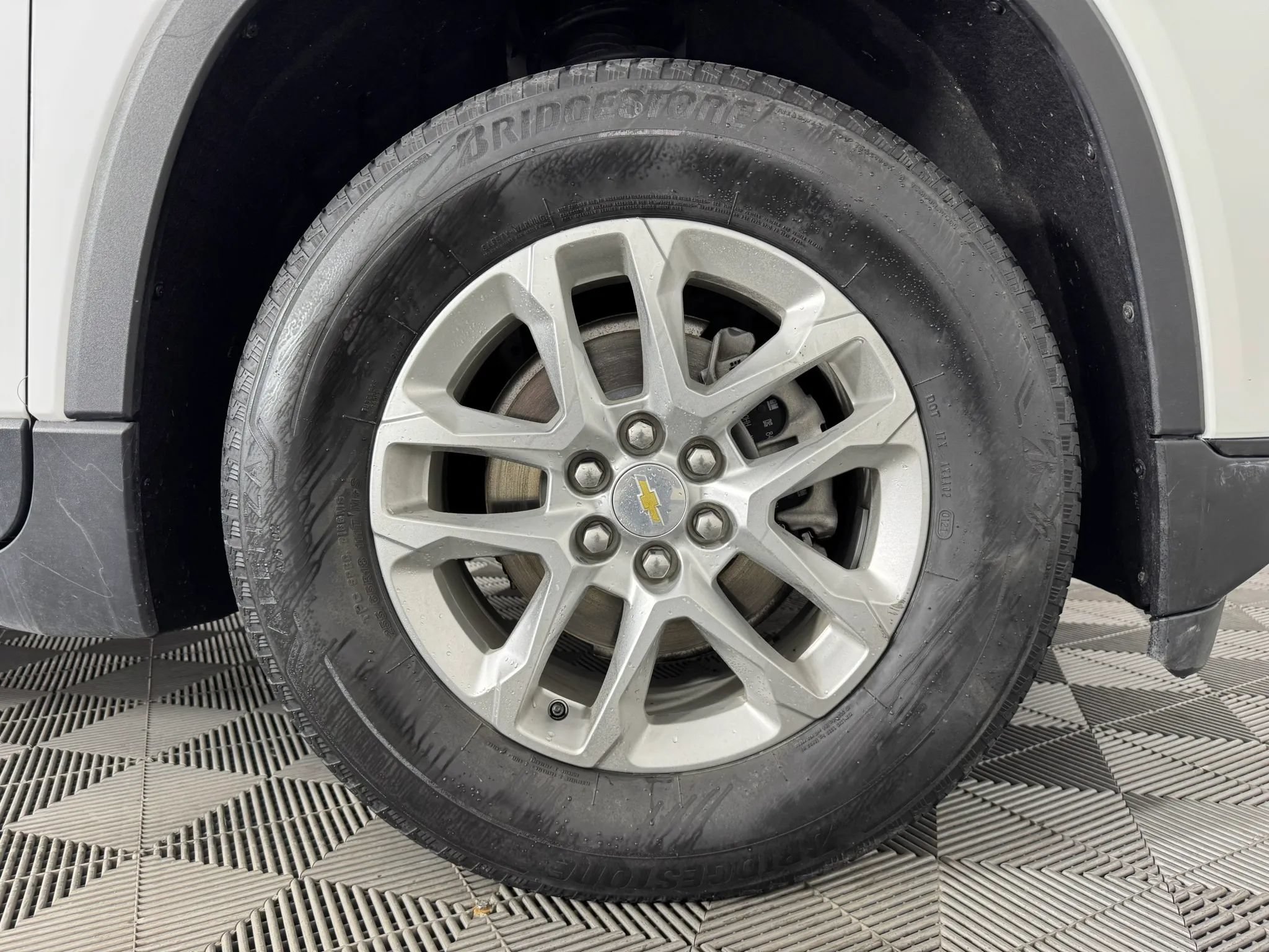 Used 2021 Chevrolet Traverse LS w/ LPO, Floor Liner Package FWD image 46