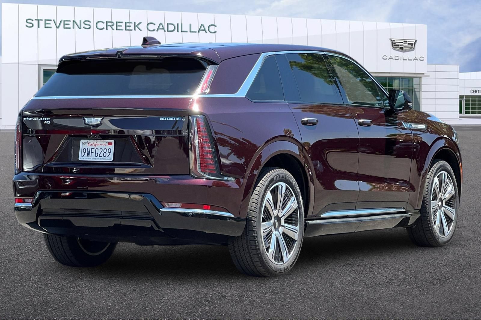Used 2026 Cadillac Escalade IQ Luxury 1 w/ LPO, Floor Liner Package AWD/4WD image 3