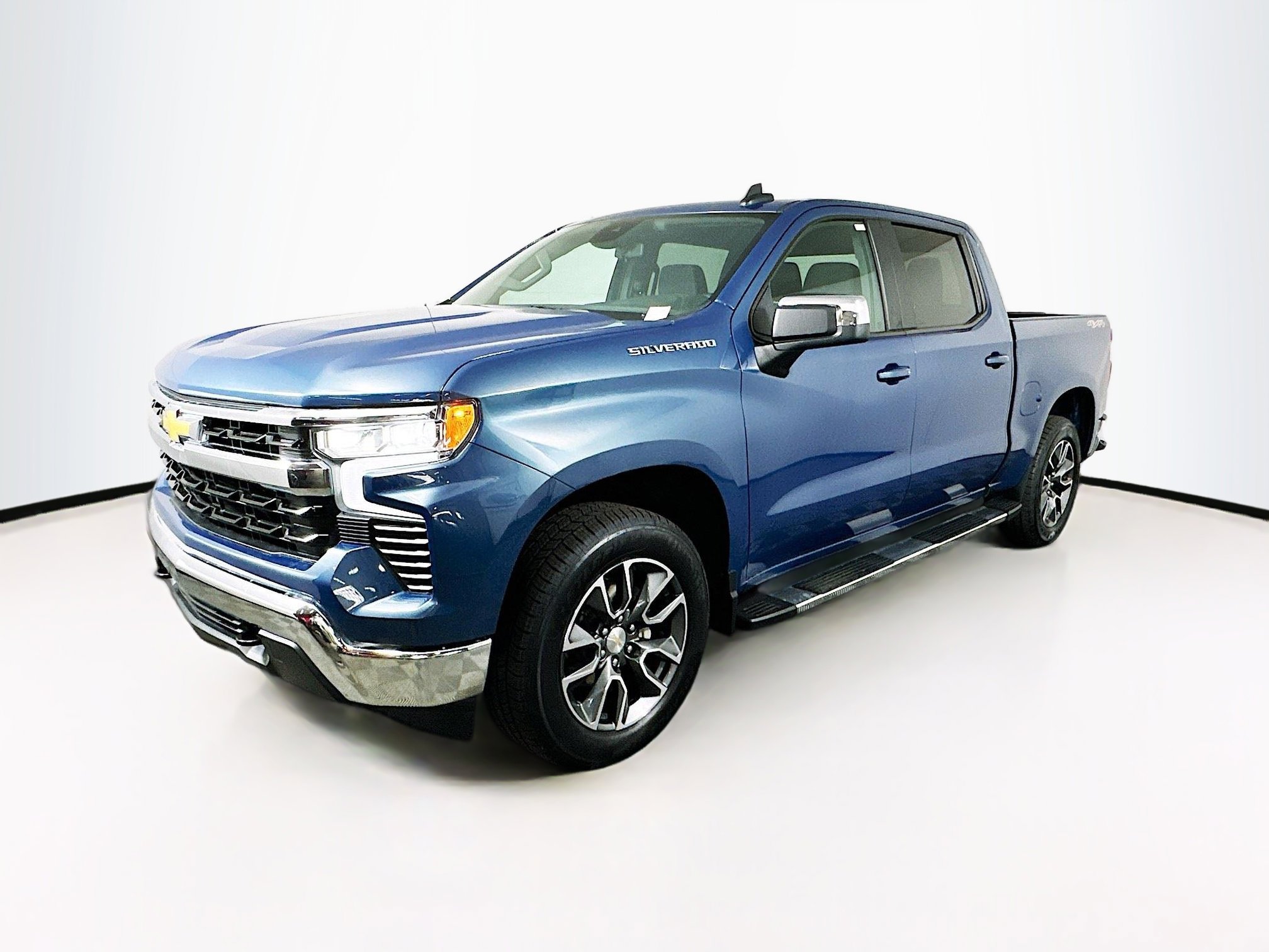 Used 2024 Chevrolet Silverado 1500 LT image 3