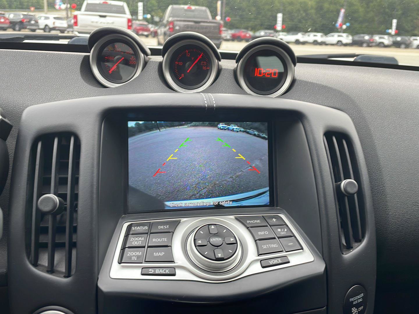 Used 2018 Nissan 370Z Touring RWD image 9