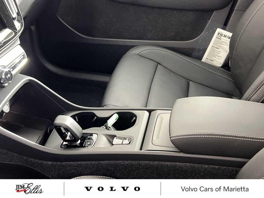 Certified 2026 Volvo XC40 B4 Core FWD image 20