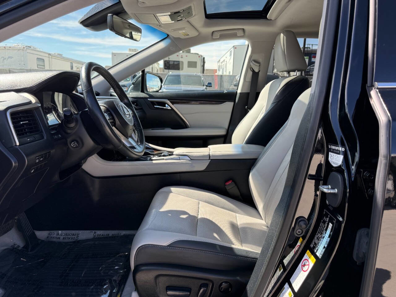 Used 2017 Lexus RX 350 Base AWD 4dr SUV w/ Premium Package image 15