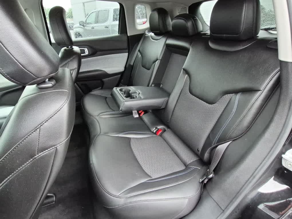 Used 2022 Jeep Compass Latitude w/ Convenience Group AWD/4WD image 7