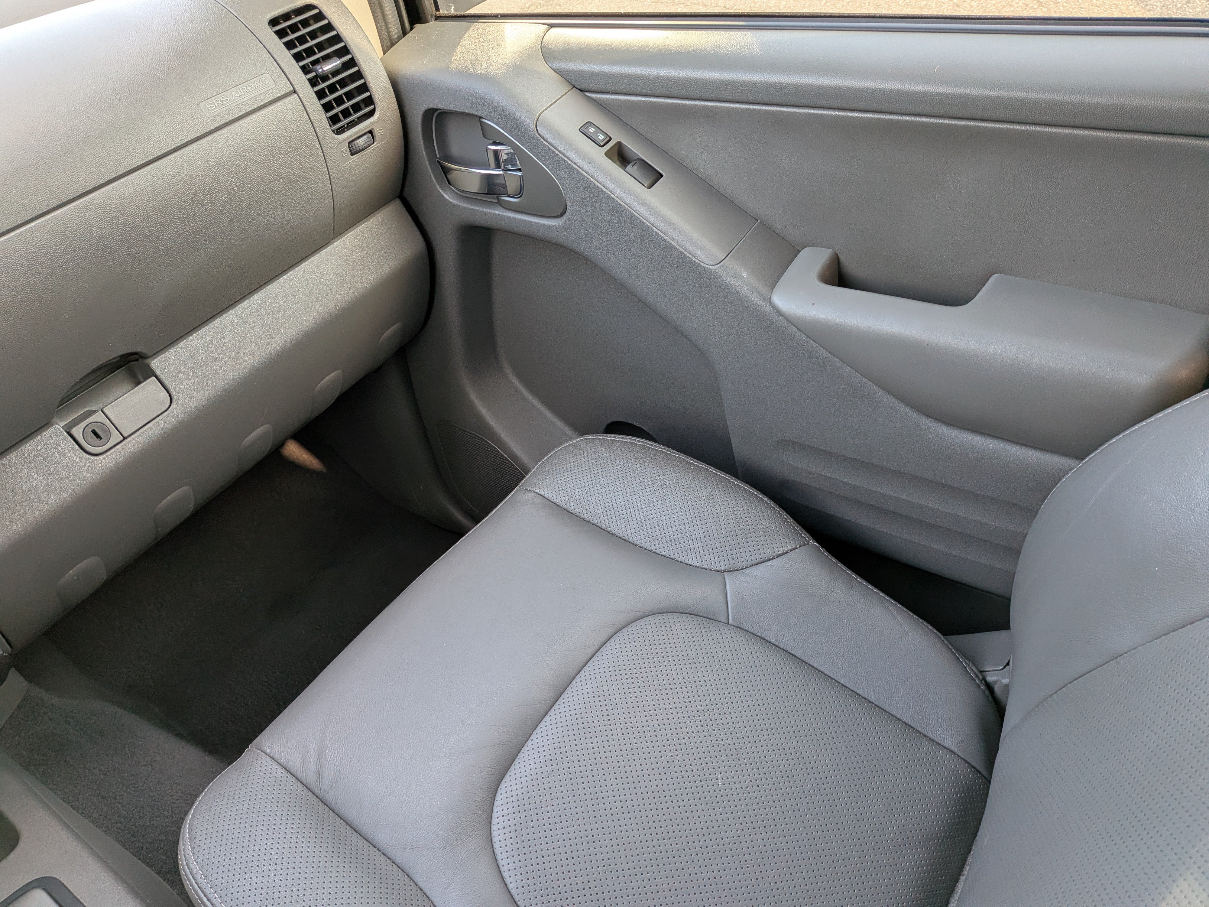 Used 2019 Nissan Frontier SL RWD image 16