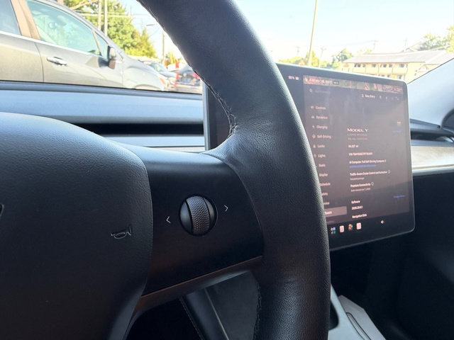 Used 2023 Tesla Model Y Long Range AWD/4WD image 17