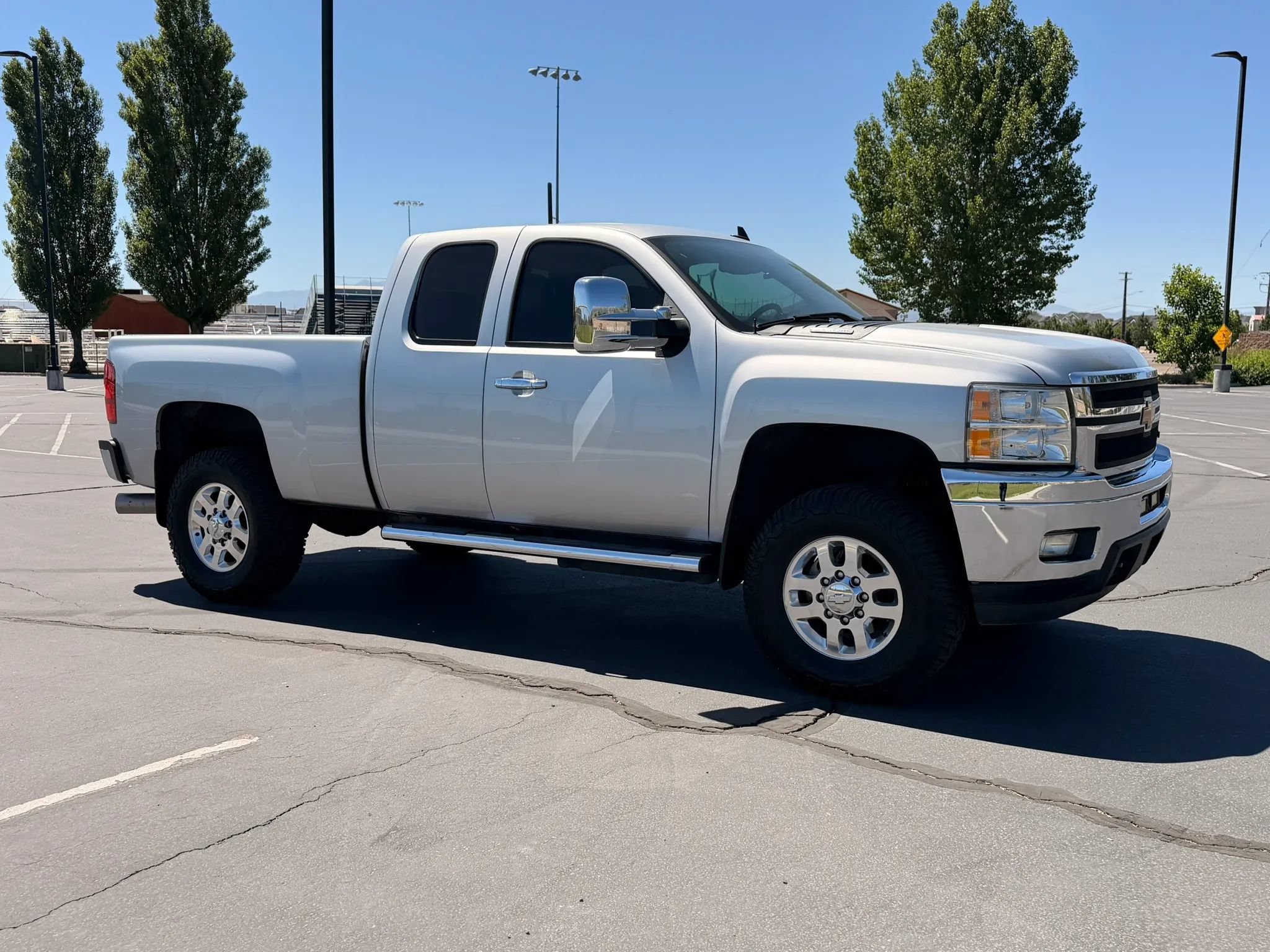 Used 2013 Chevrolet Silverado 2500 LT w/ Interior Plus Package AWD/4WD image 10