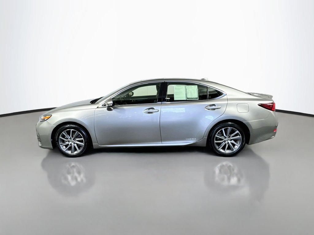 Used 2016 Lexus ES 300h FWD image 5