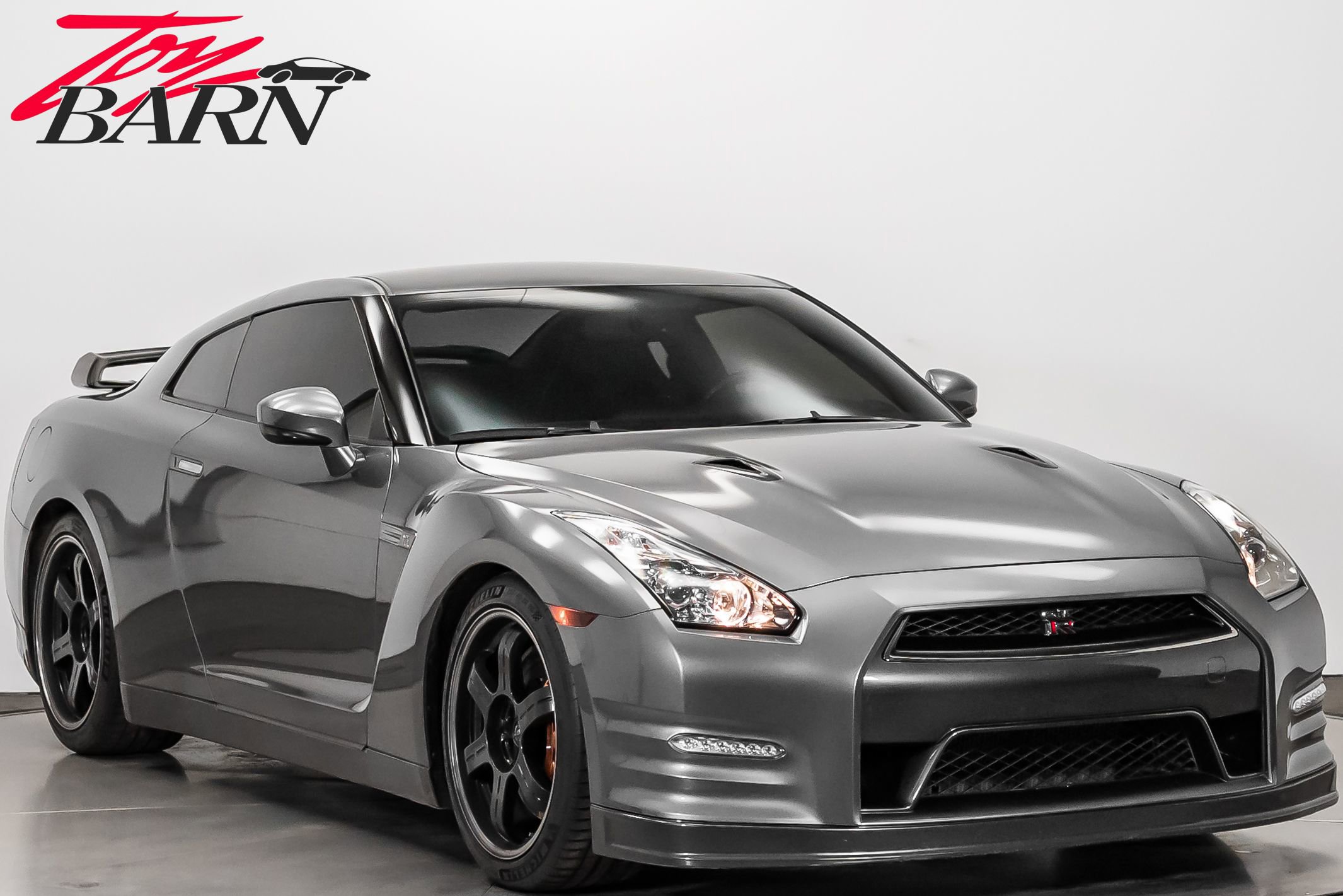 Used 2013 Nissan GT-R Black Edition image 7
