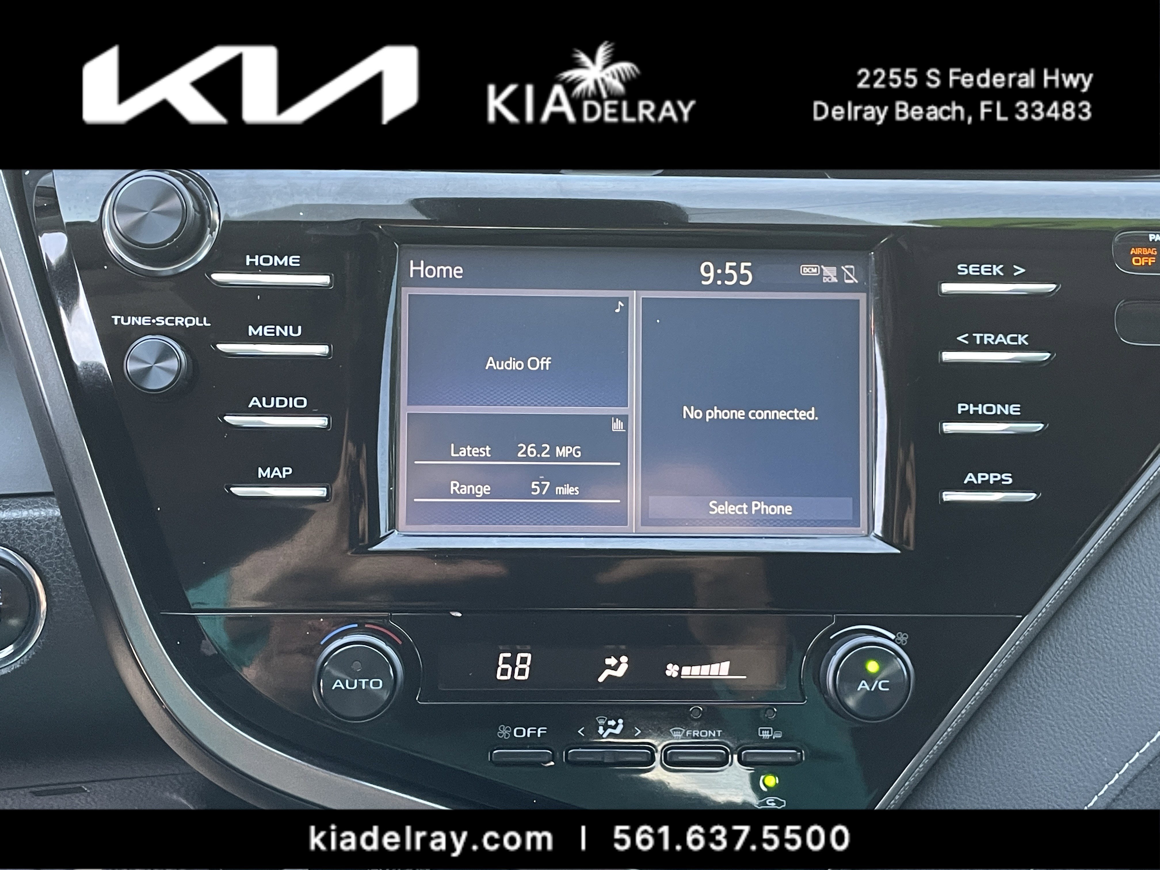 Used 2019 Toyota Camry SE image 18