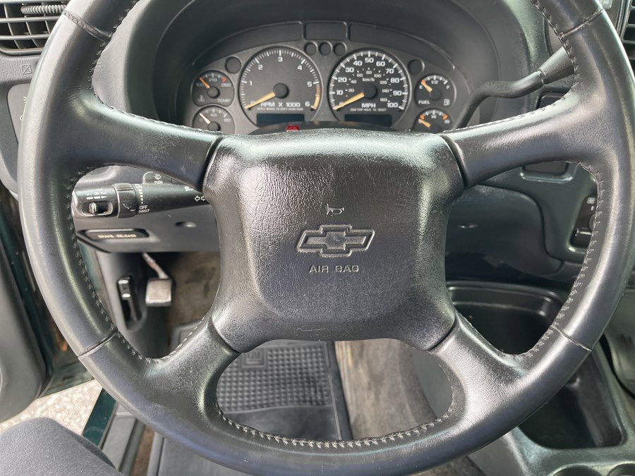 Used 2002 Chevrolet S10 Pickup LS w/ LS Preferred Equipment Group AWD/4WD image 6