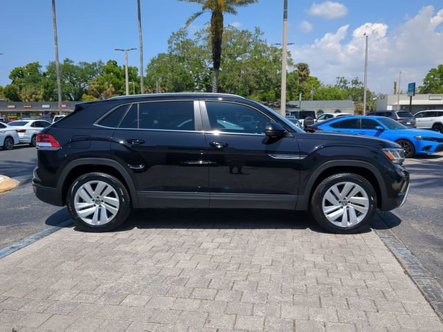 Used 2022 Volkswagen Atlas Cross Sport SE image 3