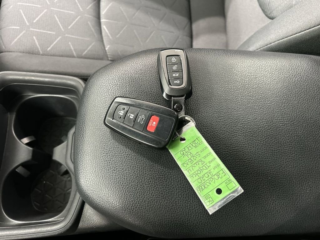Used 2020 Toyota RAV4 XLE w/ Convenience Package AWD/4WD image 12