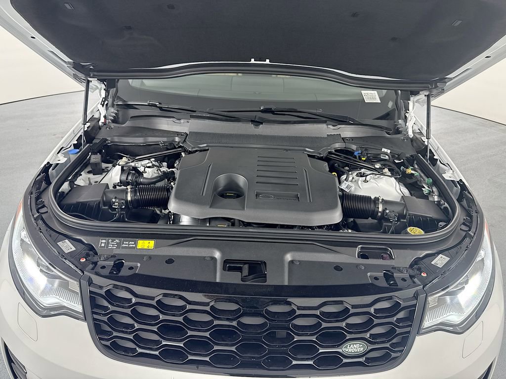New 2025 Land Rover Discovery Dynamic SE image 30