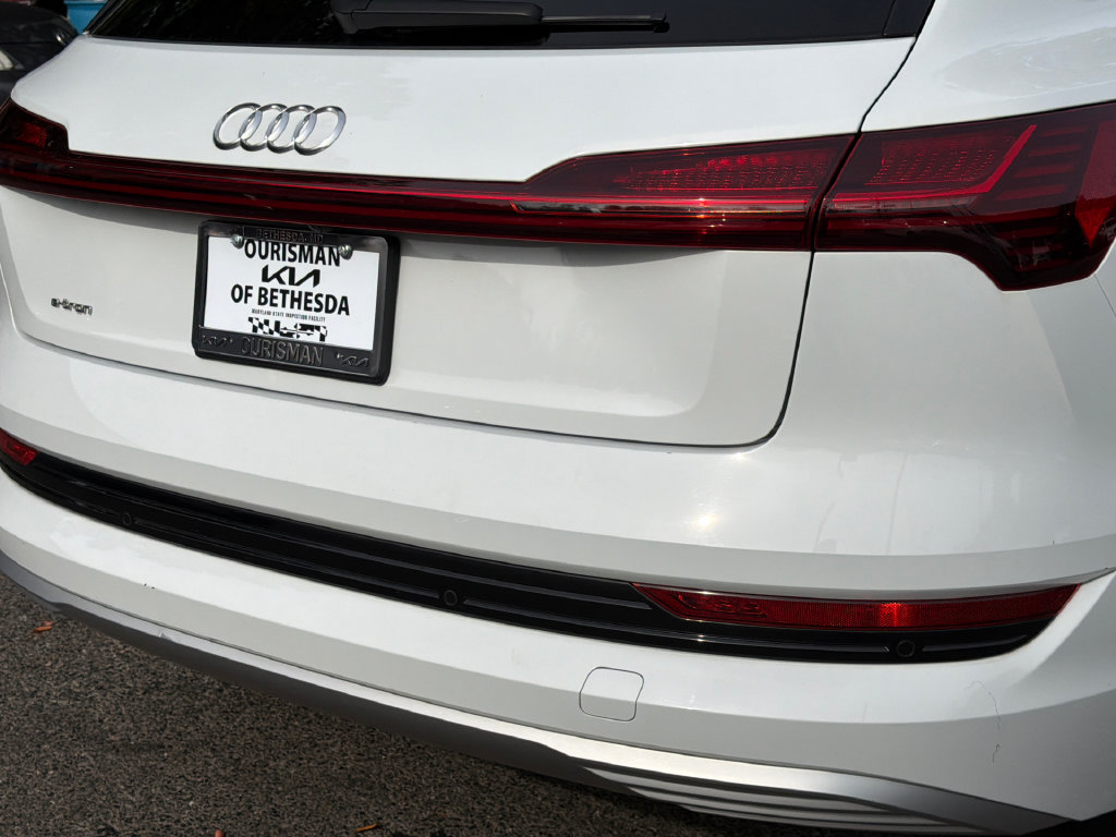Used 2019 Audi e-tron Prestige w/ Prestige Package AWD/4WD image 5