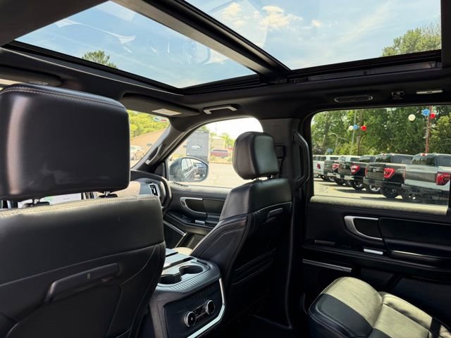 Used 2025 Ford Expedition Max Platinum w/ Stealth Appearance Package AWD/4WD image 4