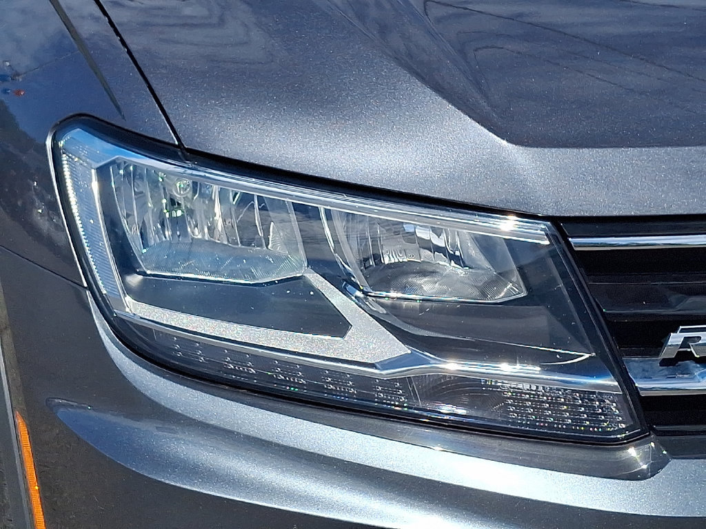 Used 2021 Volkswagen Tiguan SE R-Line AWD/4WD image 10