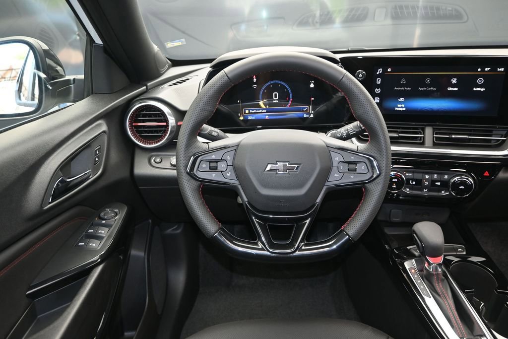 New 2026 Chevrolet Trax RS w/ Sunroof Package FWD image 28
