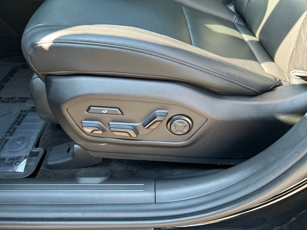 Certified 2025 Hyundai Santa Fe Calligraphy image 18