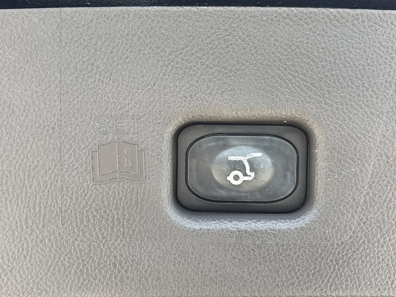 Used 2020 Lincoln Nautilus Reserve w/ Equipment Group 201A AWD/4WD image 9