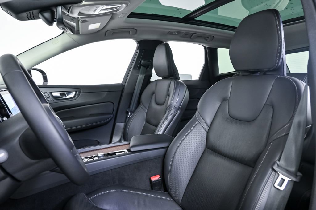 Certified 2023 Volvo XC60 B5 Ultimate w/ Protection Package Premier FWD image 7